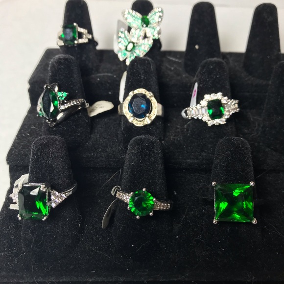 Emerald rings size 7- 7.5 - 8 - Picture 5 of 5